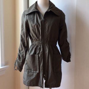 Ruched Sleeve Green Wind Breaker
